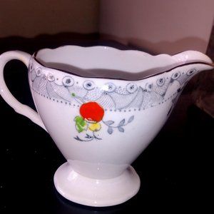 AN ART DECO HEATHEATE CHINA Creamer carafe boat